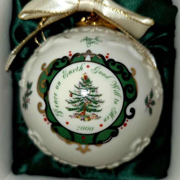 Spode Christmas Tree Millennium Ornament from the year 2000. - Picture 2 of 6